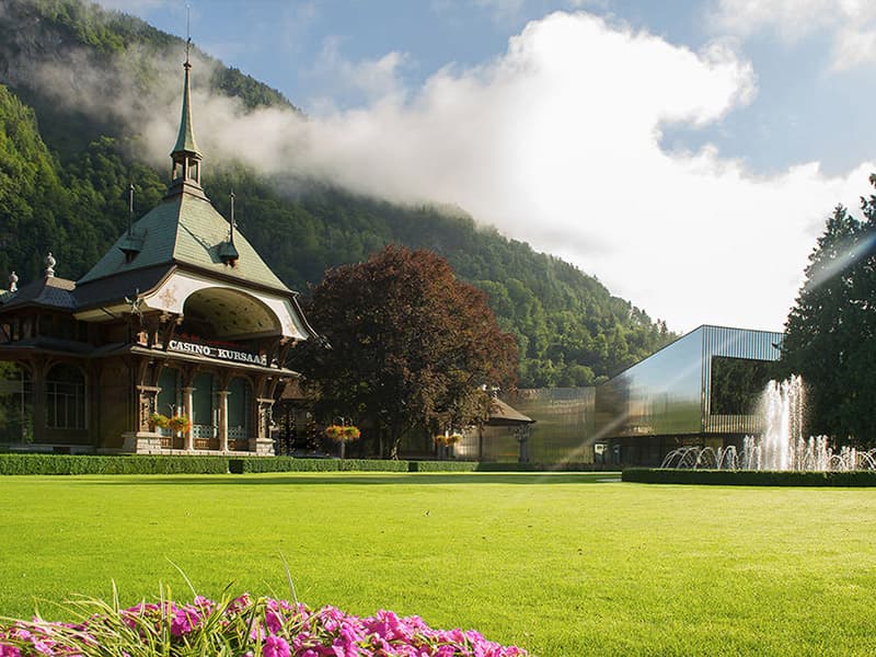 インターラーケンの旅行 観光ガイド スイス旅行専門 スイスツアーズ Swisstours